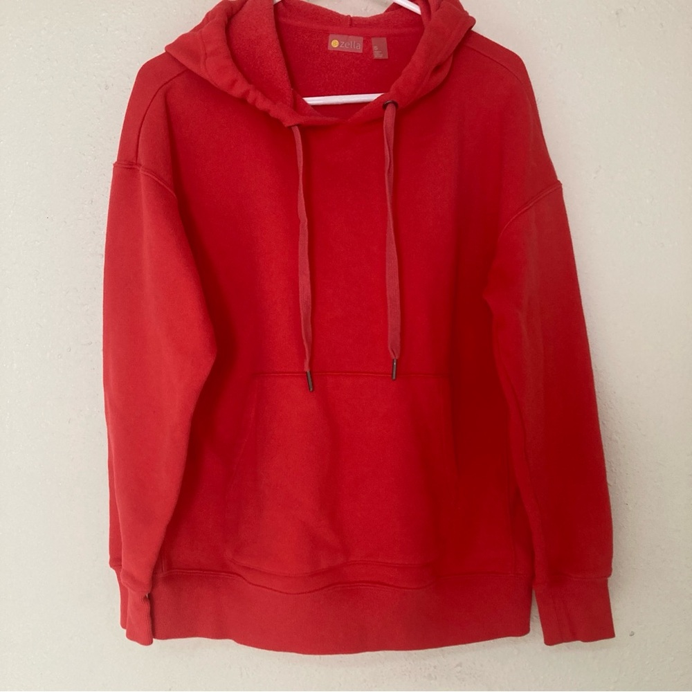 Zella Hoodie
Sweatshirt Long Sleeve
Woman's size S - Picture 15 of 16